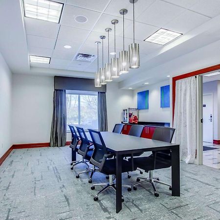 Hilton Garden Inn Louisville-Northeast מראה חיצוני תמונה