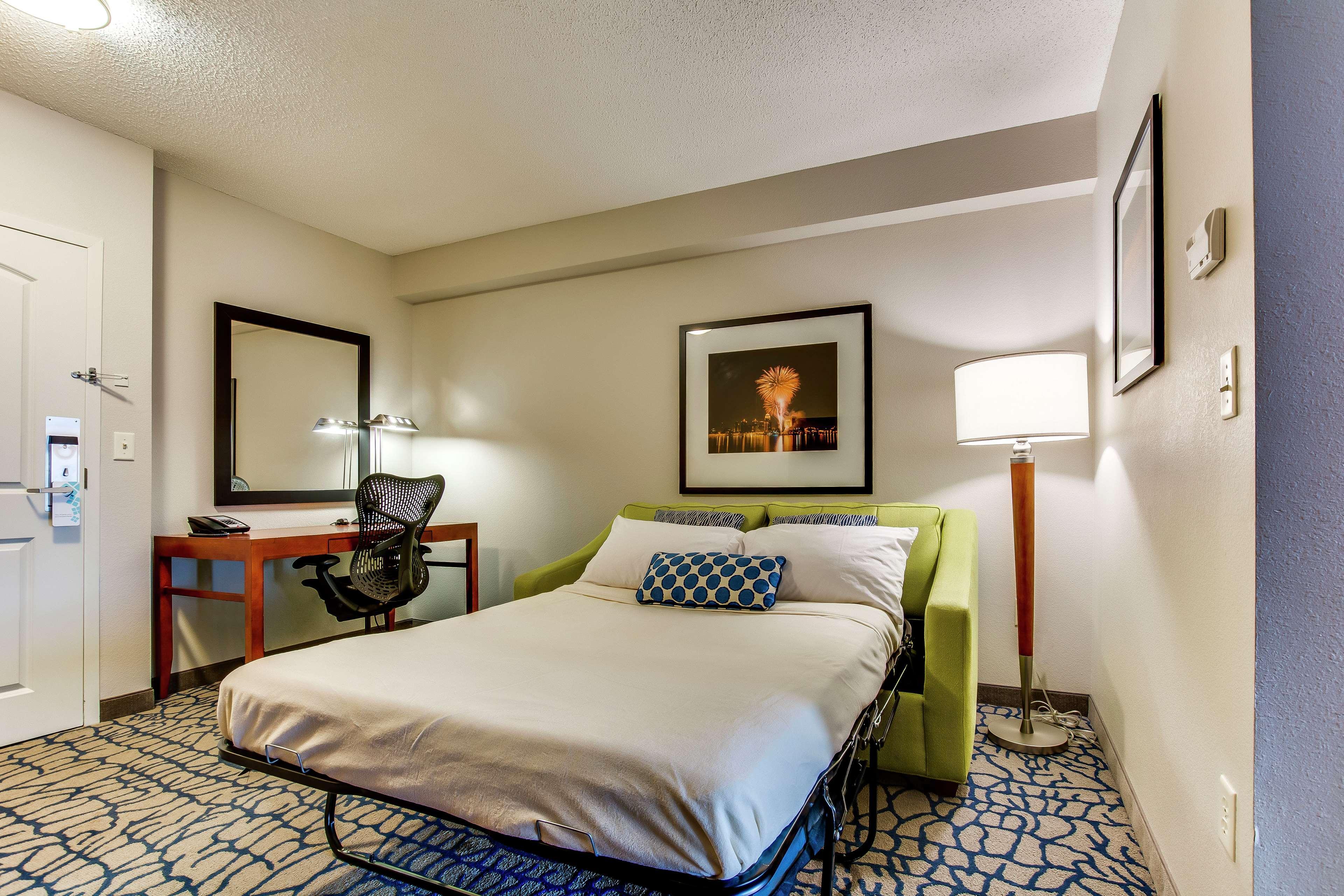 Hilton Garden Inn Louisville-Northeast מראה חיצוני תמונה