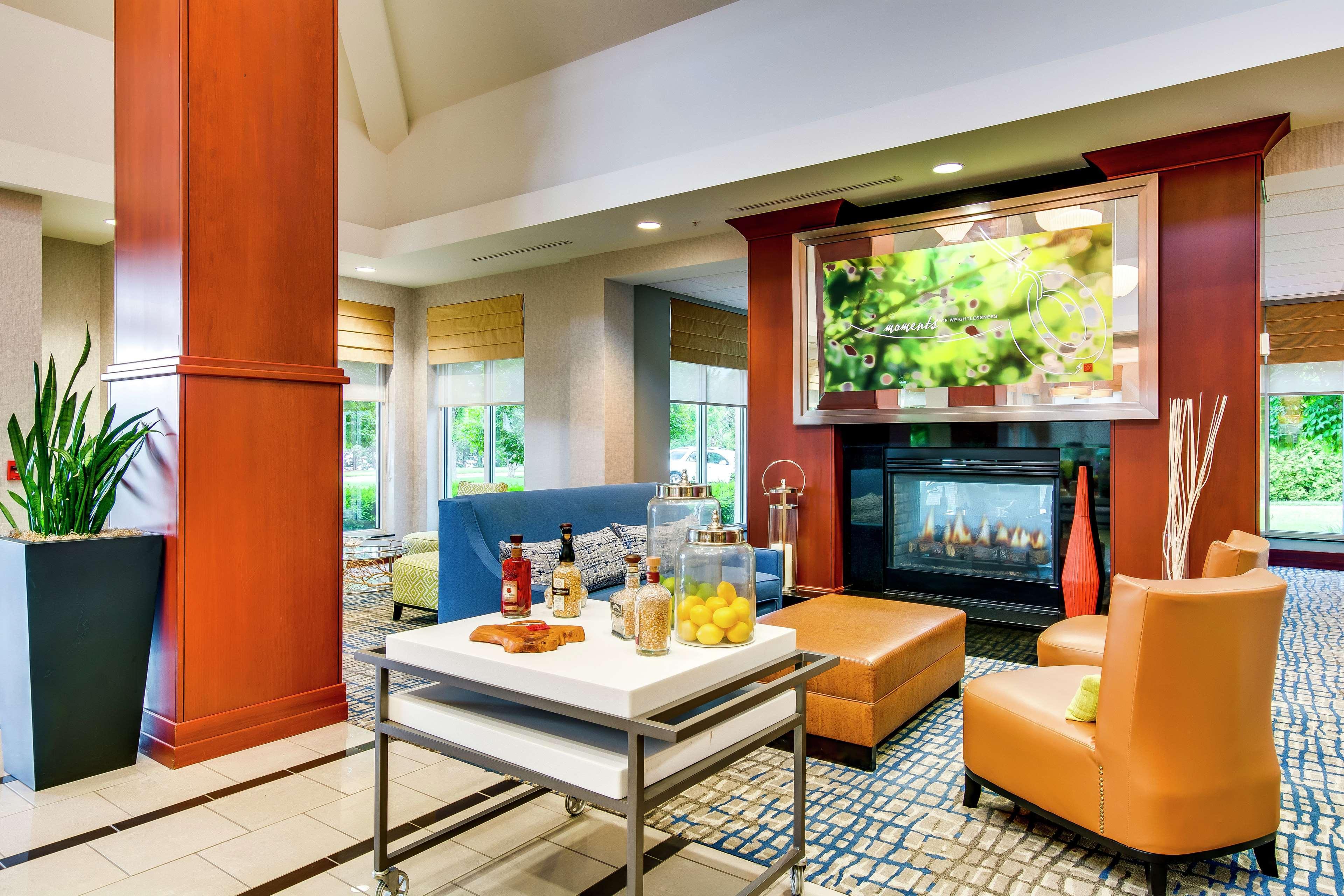 Hilton Garden Inn Louisville-Northeast מראה חיצוני תמונה