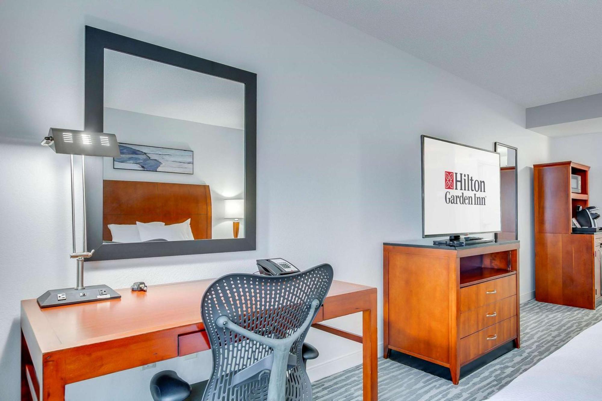 Hilton Garden Inn Louisville-Northeast מראה חיצוני תמונה
