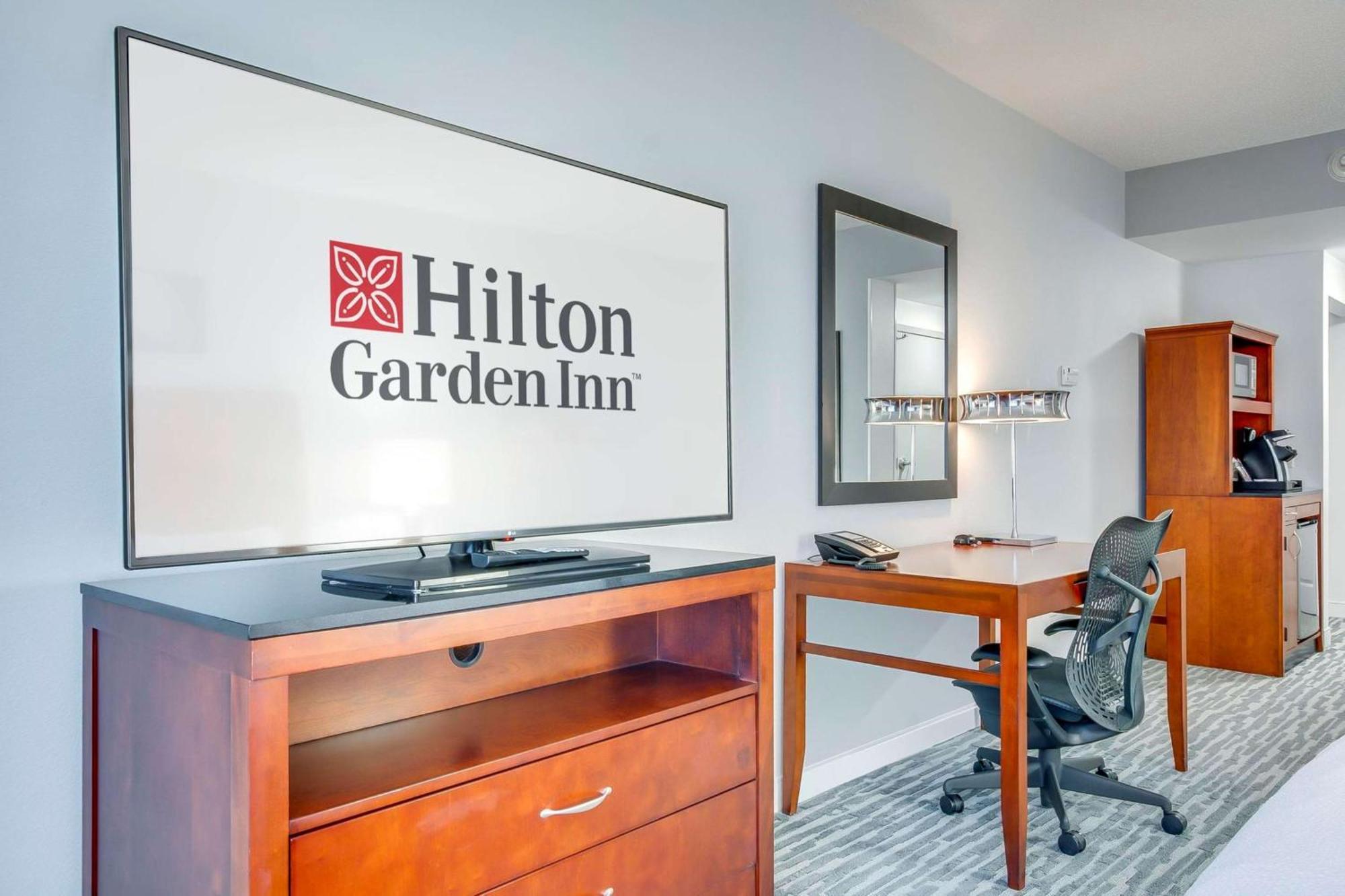 Hilton Garden Inn Louisville-Northeast מראה חיצוני תמונה