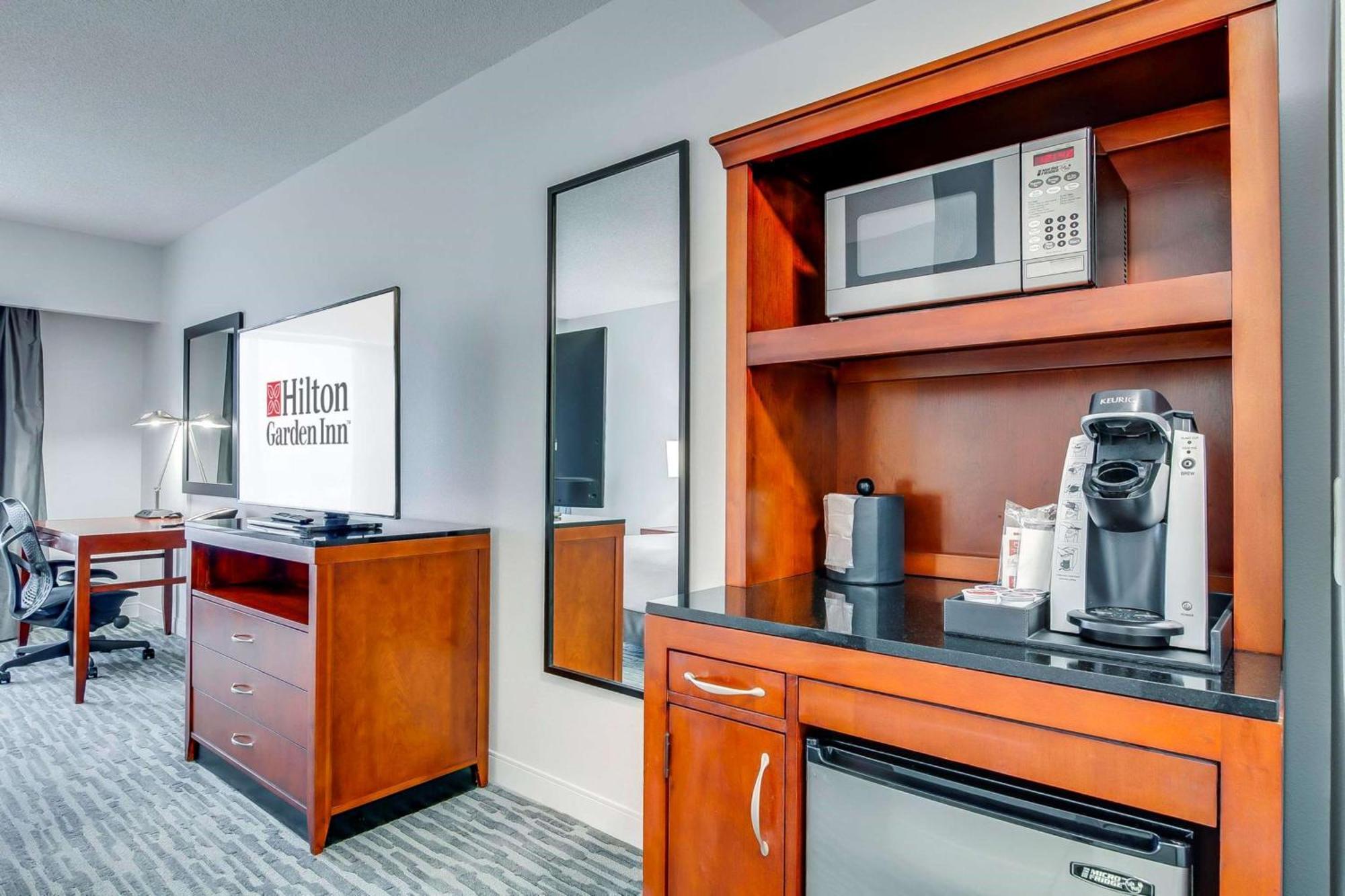 Hilton Garden Inn Louisville-Northeast מראה חיצוני תמונה