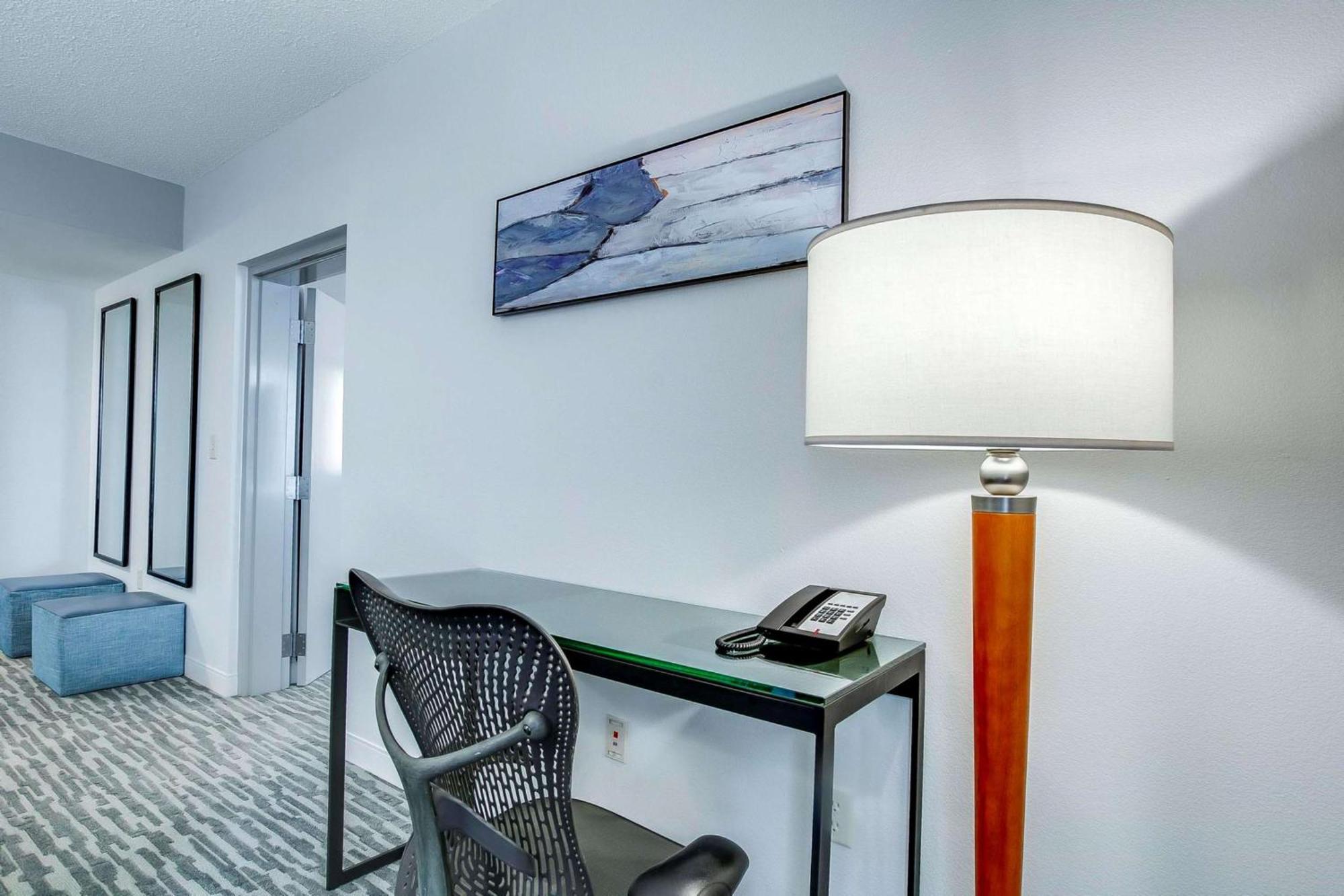 Hilton Garden Inn Louisville-Northeast מראה חיצוני תמונה
