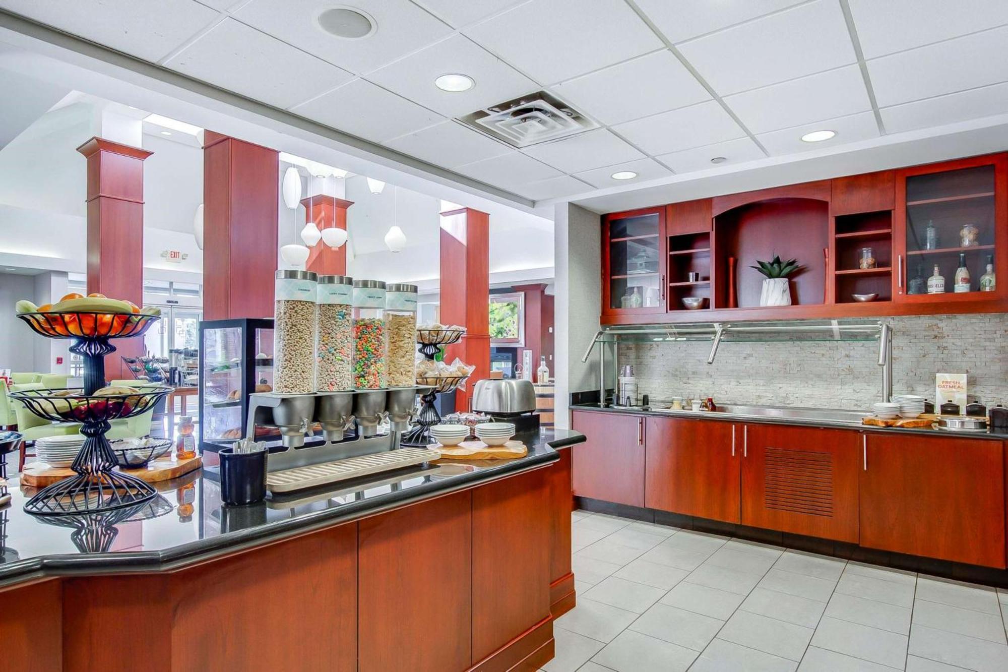 Hilton Garden Inn Louisville-Northeast מראה חיצוני תמונה