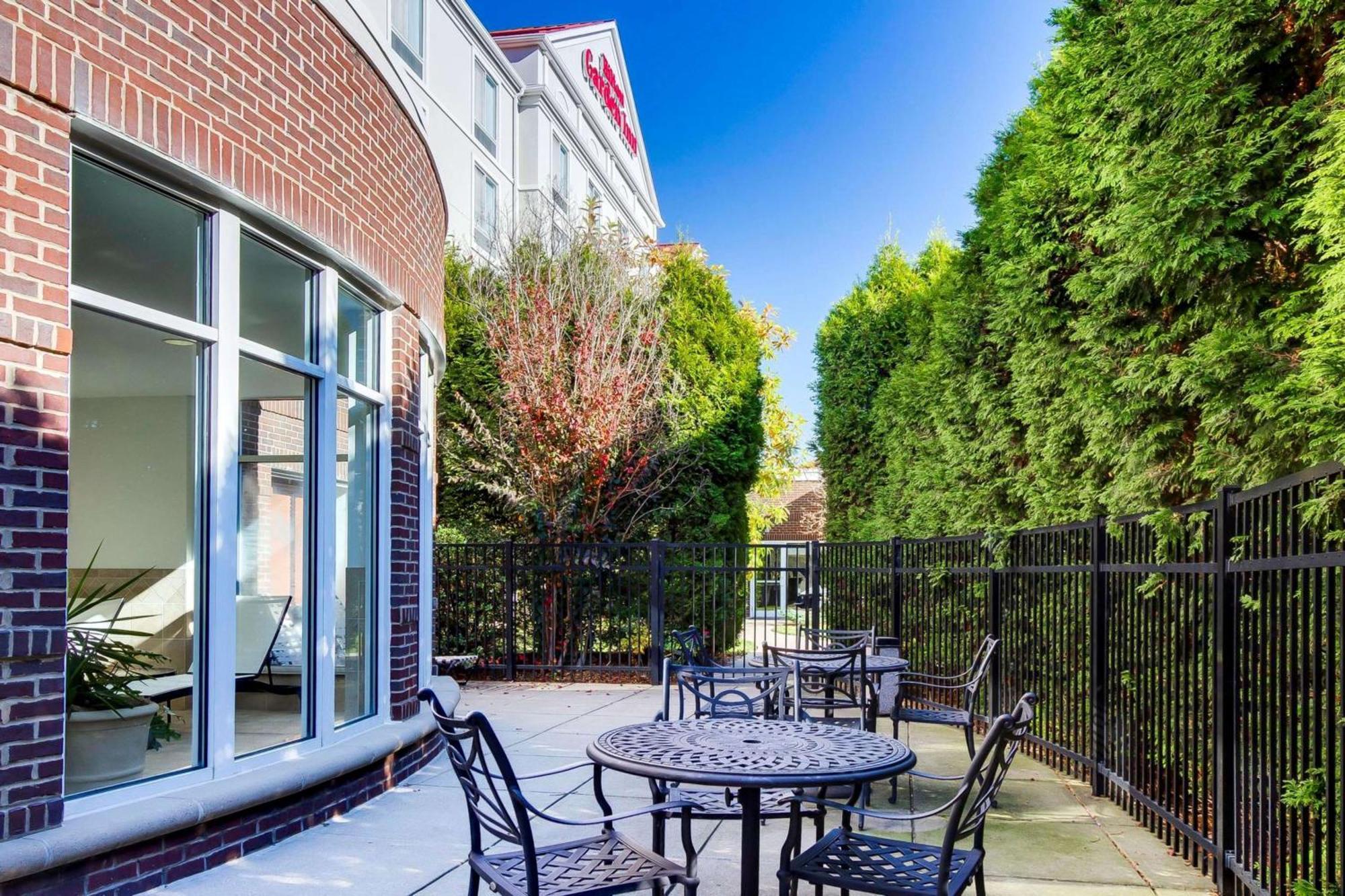 Hilton Garden Inn Louisville-Northeast מראה חיצוני תמונה